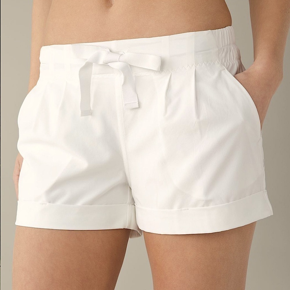 Lululemon athletica Women's Spring Break Away Shorts pockets ivory size 2 UPF 50